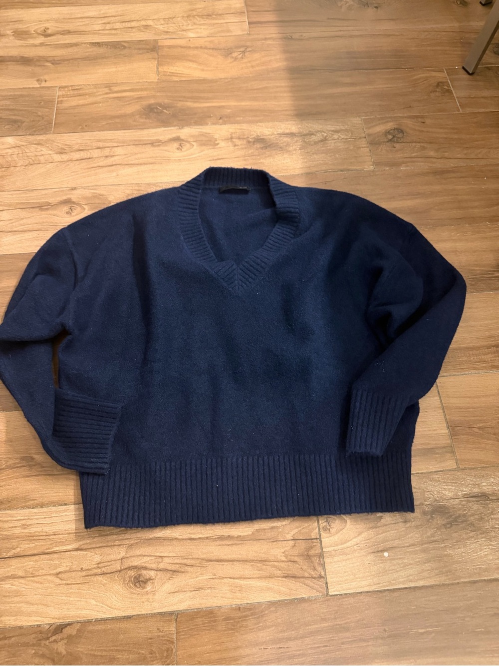 Zara Women’s Navy V-Neck Sweater size L